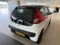 Gebraucht Peugeot 107 68 PS (50 kW) 2006 Weiß Kleinwagen