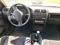 Gebraucht Opel Vectra 90 PS (66 kW) 1991 Gold Kleinwagen