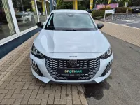 Neu Peugeot 208 Allure 101 PS (74 kW) 2025 Weiß Kleinwagen