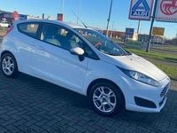 Gebraucht Ford Fiesta 2011 Weiß Kleinwagen