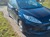 Gebraucht Ford Fiesta Ambiente 92 PS (67 kW) 2010 Blau Kleinwagen