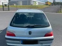 Gebraucht Peugeot 106 60 PS (44 kW) 2001 Silber Kleinwagen