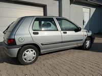 Gebraucht Renault Clio 54 PS (39 kW) 1996 Grau Kleinwagen