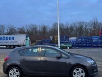 Gebraucht Opel Astra Energy 120 PS (88 kW) 2014 Grau Limousine