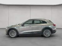 Gebraucht Audi e-tron Advanced 230 kW (313 PS) 2022 Taifungrau metallic SUV