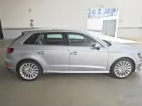 Gebraucht Audi e-tron S-Line 150 PS (110 kW) 2015 Grau (florettsilber metallic) SUV