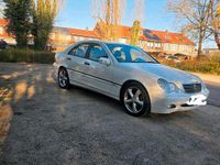 Gebraucht Mercedes C220 150 PS (110 kW) 2005 Weiß Limousine