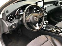 Gebraucht Mercedes C180 156 PS (114 kW) 2015 Weiß Limousine