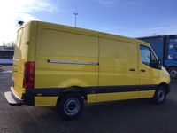 Gebraucht Mercedes Sprinter 163 PS (119 kW) 2021 Verkehrsgelb "89" Van