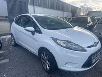 Gebraucht Ford Fiesta Trend 82 PS (60 kW) 2009 Weiß Kleinwagen