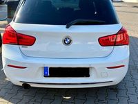 Gebraucht BMW 118 Sport Line 136 PS (100 kW) 2018 Weiß Kleinwagen