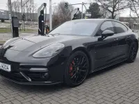 Gebraucht Porsche Panamera 549 PS (403 kW) 2019 Tiefschwarzmetallic Kleinwagen