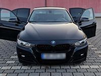 Gebraucht BMW 318 143 PS (105 kW) 2012 Schwarz Limousine