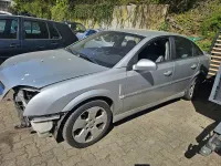 Second-hand Opel Vectra 211 CP (155 kW) 2004 Argintiu Berlinǎ