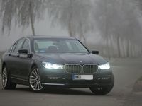 Gebraucht BMW 740 320 PS (235 kW) 2016 Blau Limousine