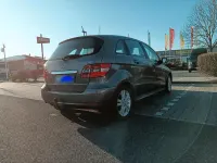 Gebraucht Mercedes B200 140 PS (102 kW) 2010 Grau Van / Kleinbus