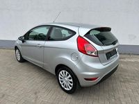 Usata Ford Fiesta Titanium 65 CV (47 kW) 2014 Bianco Utilitaria