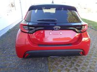 Neu Toyota Yaris 92 PS (67 kW) 2025 Silver metallic Kleinwagen