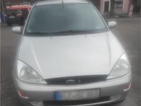 Gebraucht Ford Focus 101 PS (74 kW) 2000 Silber Kombi