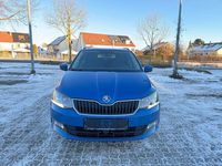 Gebraucht Skoda Fabia 105 PS (77 kW) 2017 Blau Kombi