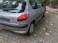 Gebraucht Peugeot 206 60 PS (44 kW) 2002 Grau Kleinwagen