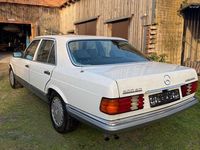 Gebraucht Mercedes 300 125 PS (91 kW) 1984 Weiß Limousine