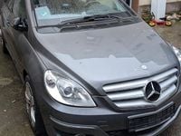 Gebraucht Mercedes B180 109 PS (80 kW) 2011 Grau Van / Kleinbus