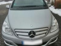 Gebraucht Mercedes B180 109 PS (80 kW) 2010 Silber Van / Kleinbus