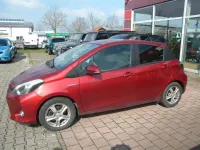 Gebraucht Toyota Yaris Hybrid Edition 75 PS (55 kW) 2014 Rot Limousine