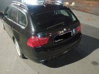 Gebraucht BMW 318 143 PS (105 kW) 2009 Schwarz Kombi