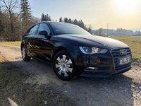 Używany Audi A3 Ambiente 110 KM (80 kW) 2014 Czarny Sedan/Limuzyna