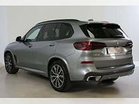 Gebraucht BMW X5 M Sport 298 PS (219 kW) 2025 Grau (skyscraper grau met.) SUV