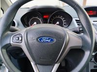 Gebraucht Ford Fiesta 60 PS (44 kW) 2010 Weiß Kleinwagen