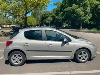 Gebraucht Peugeot 207 Urban Move 95 PS (69 kW) 2008 Silber Limousine