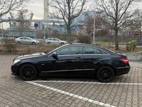 Gebraucht Mercedes E250 Elegance 204 PS (150 kW) 2010 Schwarz Coupé