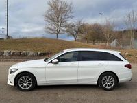 Gebraucht Mercedes C220 194 PS (142 kW) 2019 Weiß Kombi