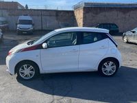 Gebraucht Toyota Aygo 69 PS (50 kW) 2017 Weiß Kleinwagen