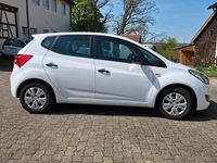 Gebraucht Hyundai ix20 90 PS (66 kW) 2011 Weiß Kleinwagen