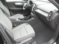 Neu Volvo XC40 Plus 197 PS (144 kW) 2025 Schwarz SUV