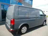 Gebraucht VW Transporter 102 PS (75 kW) 2017 Grau Van