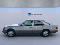 Brugt Mercedes E220 150 HK (110 kW) 1993 Sølv Sedan