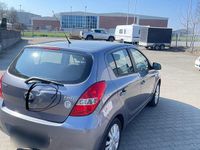 Gebraucht Hyundai i20 75 PS (55 kW) 2009 Grau Kleinwagen