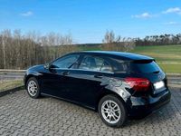 Gebraucht Mercedes A180 109 PS (80 kW) 2016 Schwarz Kleinwagen