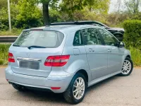Gebraucht Mercedes B200 140 PS (102 kW) 2010 Blau Van / Kleinbus