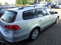 Gebraucht VW Passat 105 PS (77 kW) 2012 Silber metallic Kombi