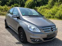 Gebraucht Mercedes B180 116 PS (85 kW) 2011 Grau Kleinwagen