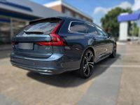 Gebraucht Volvo V90 Ultimate 197 PS (144 kW) 2024 Diverse metallic Kombi