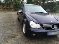 Gebraucht Mercedes C180 129 PS (94 kW) 2001 Blau Limousine