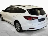 Gebraucht Ford Focus Titanium 120 PS (88 kW) 2022 Blau Kombi
