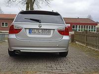 Gebraucht BMW 318 122 PS (89 kW) 2006 Grau Kombi